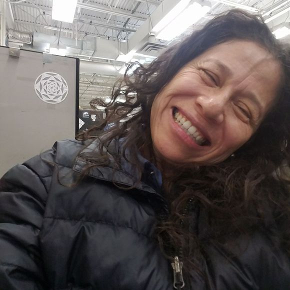 Meet your Posher, Gloria elizabeth - Picture 1 of 1